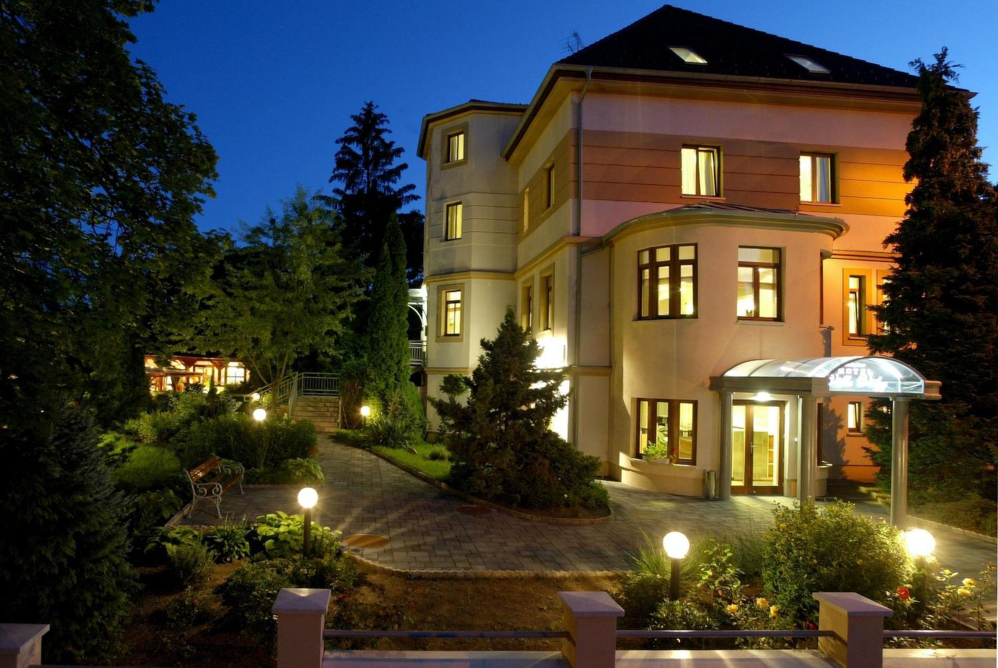 Hotel Villa Volgy Wellness & Konferencia Eger Exterior photo